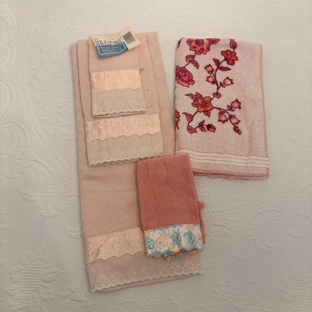 Vintage The Bathworks Pink Lace Towel Set 5pc Floral Shabby Chic Made in USA NWT